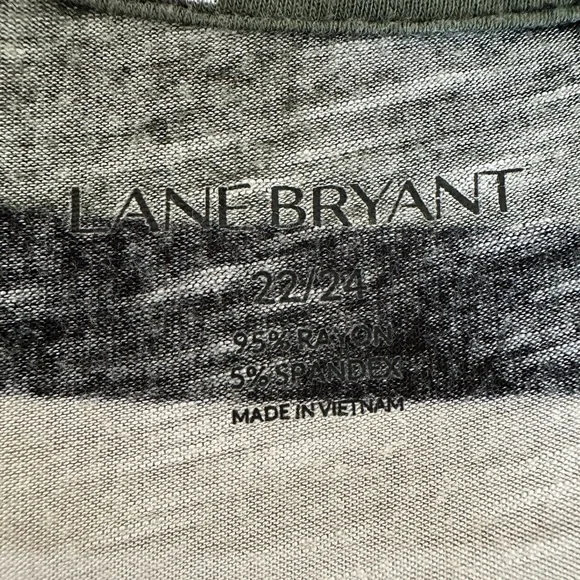 Lane Bryant women’s plus 22W/24W Olive and Black Patterned dolman sleeve top - Picture 5 of 10